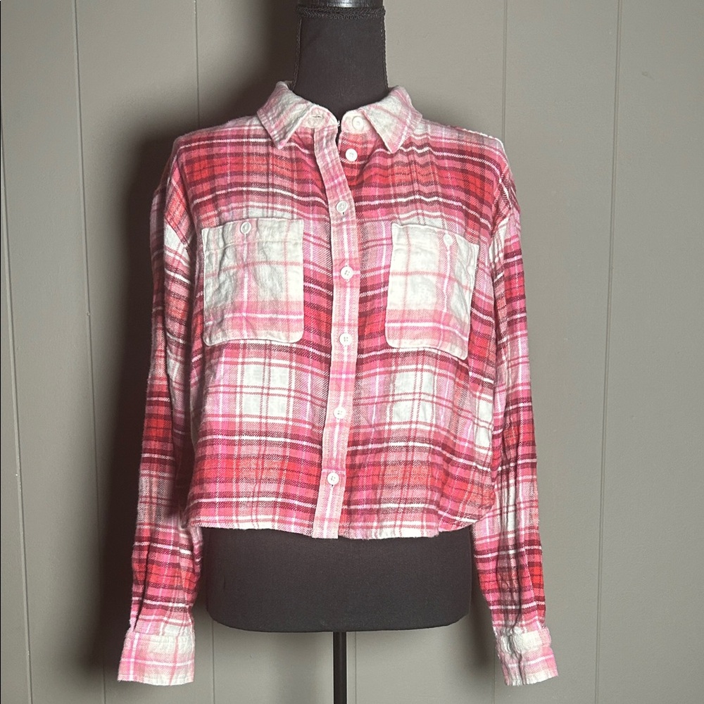 American Eagle Cropped Flannel Shirt Women's Size S AEO Pink Plaid Button Up